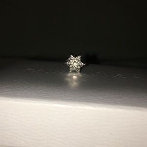 Bracelet charm- snow flake